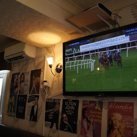 The Whistle And Flute Hotel Barnetby le Wold Bagian luar foto