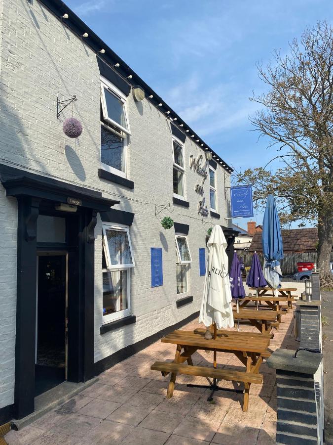 The Whistle And Flute Hotel Barnetby le Wold Bagian luar foto