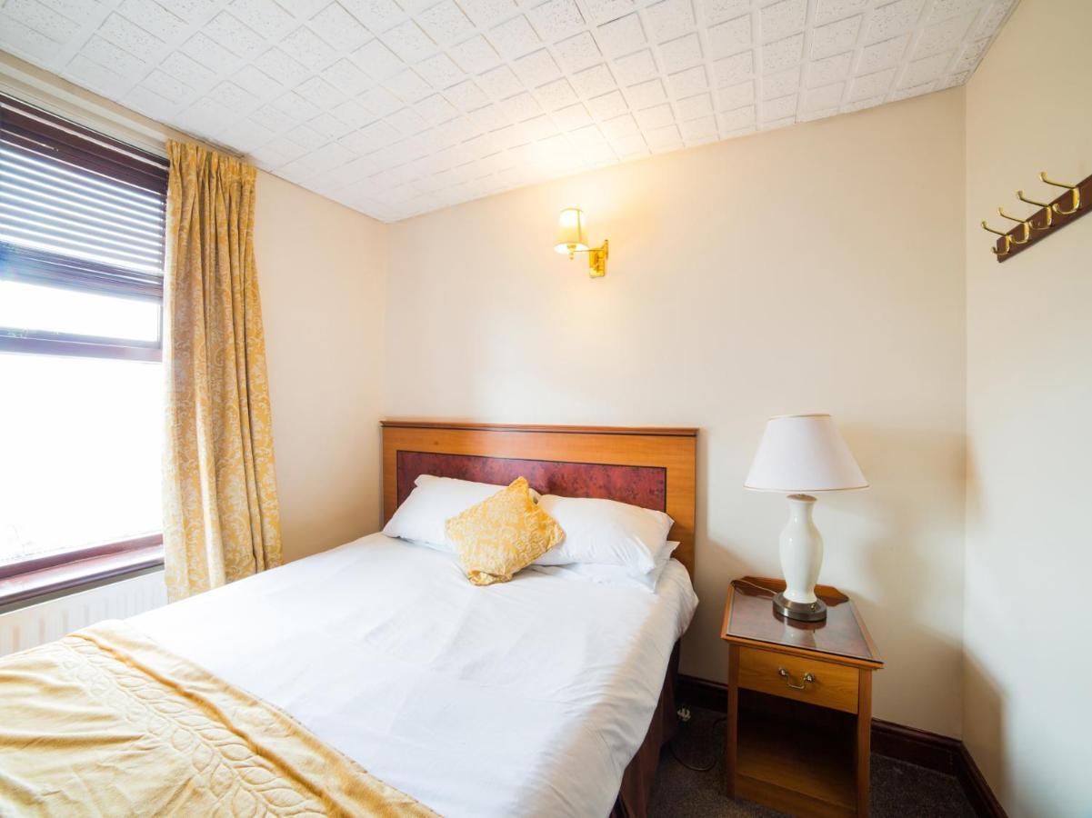The Whistle And Flute Hotel Barnetby le Wold Bagian luar foto
