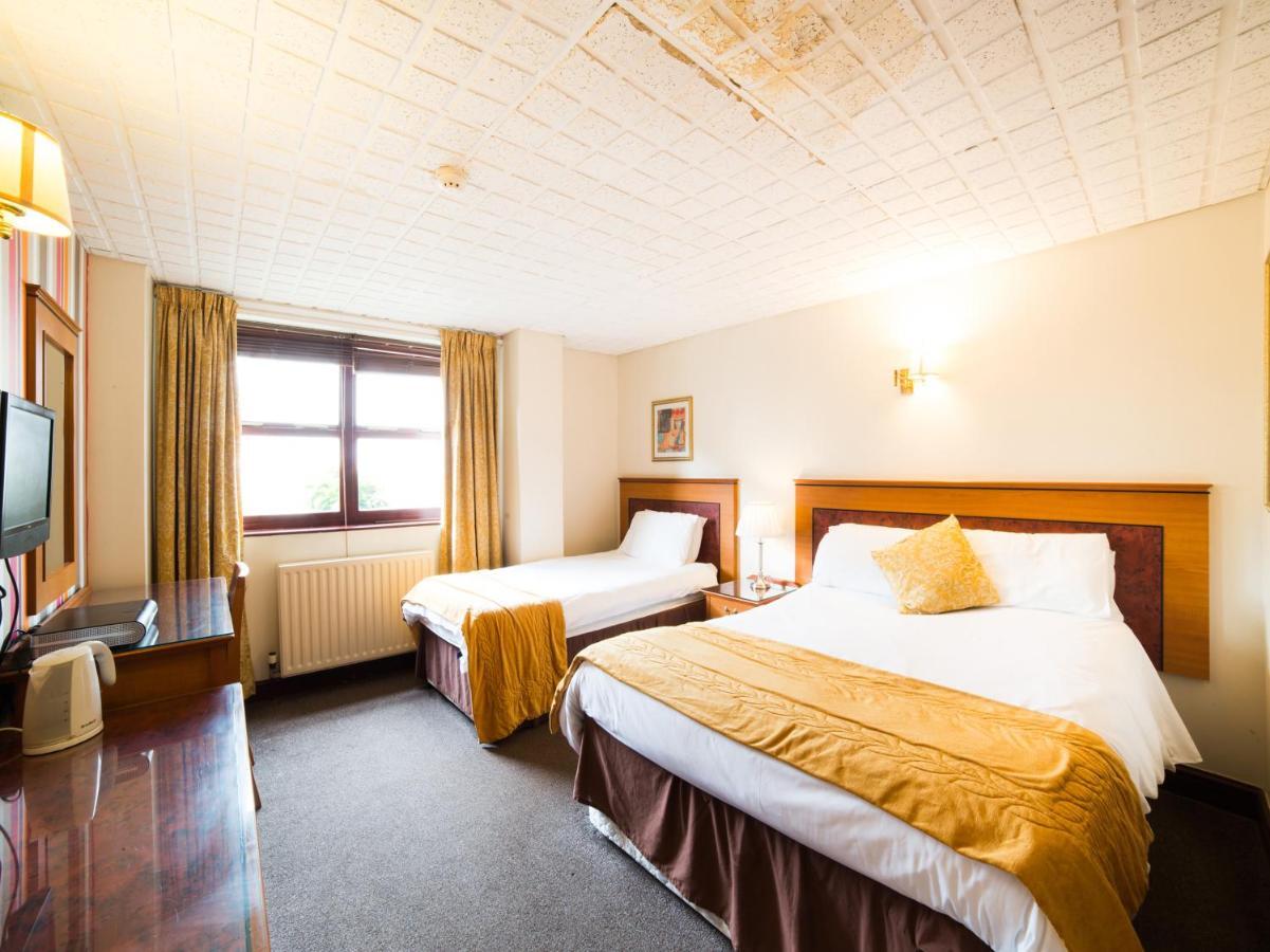 The Whistle And Flute Hotel Barnetby le Wold Bagian luar foto